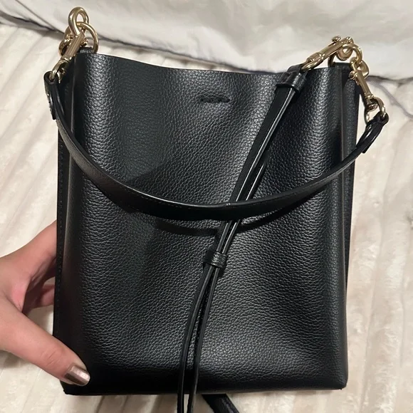 Coach Bucket Bag - Picture 3 of 10